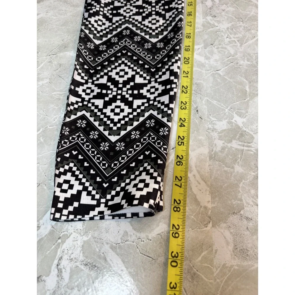 NO BOUNDARIES Juniors L Black White Chevron Print Seamless Ankle‎ Leggings NEW - Picture 11 of 11